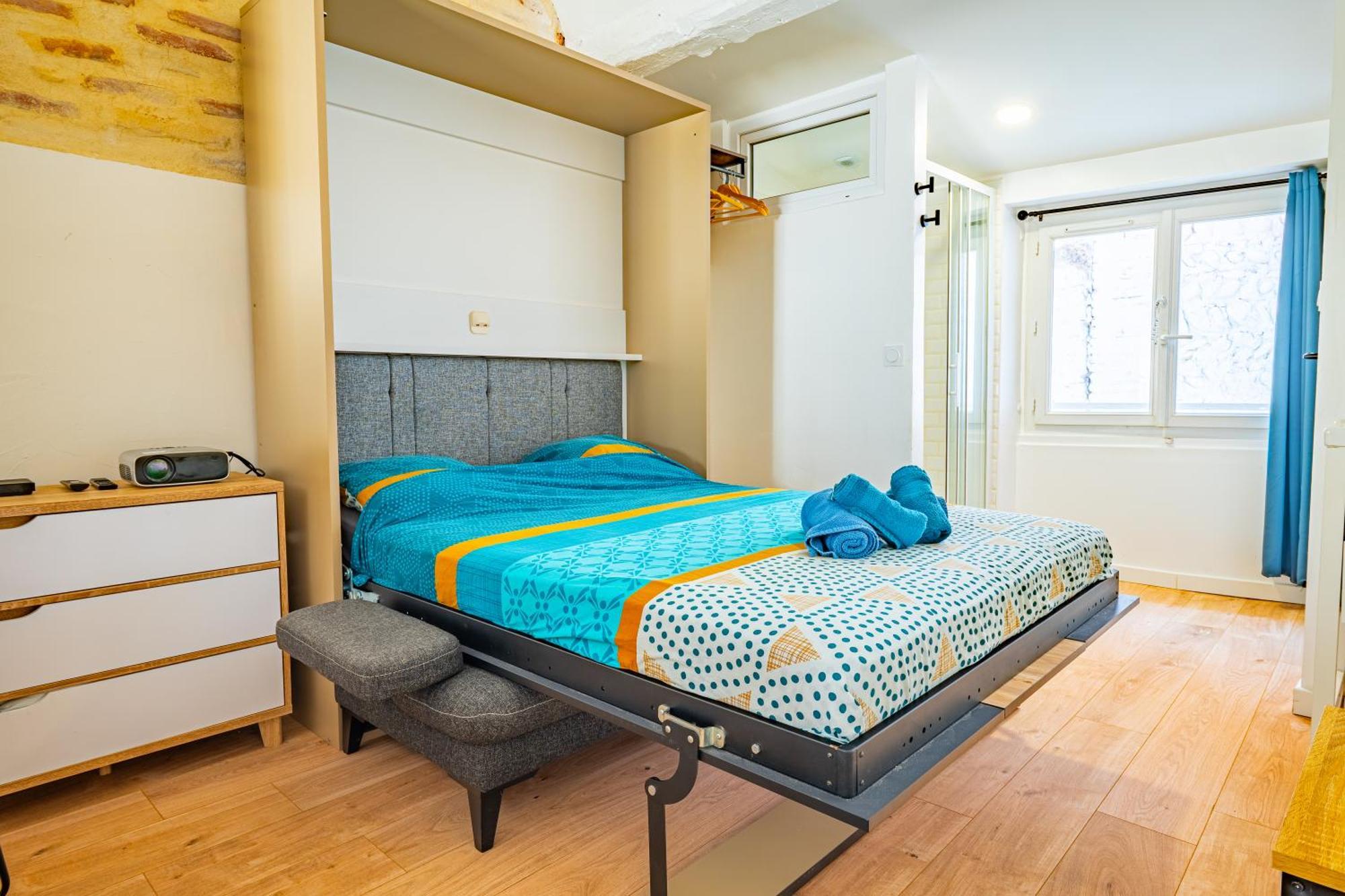 Les Suites Du Castillet Перпиньан Экстерьер фото